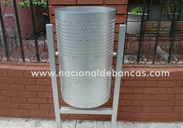 Botes de Basura de Acero Inoxidable 4 Botes de Basura de Acero Inoxidable 4